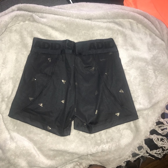 Women’s Adidas Sports Bra and Shorts - Picture 5 of 5